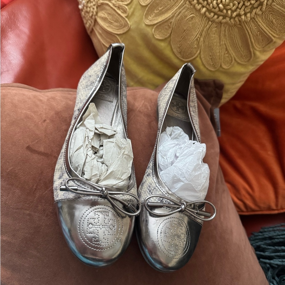 Stylish Women's Tory Burch Metallic Flats